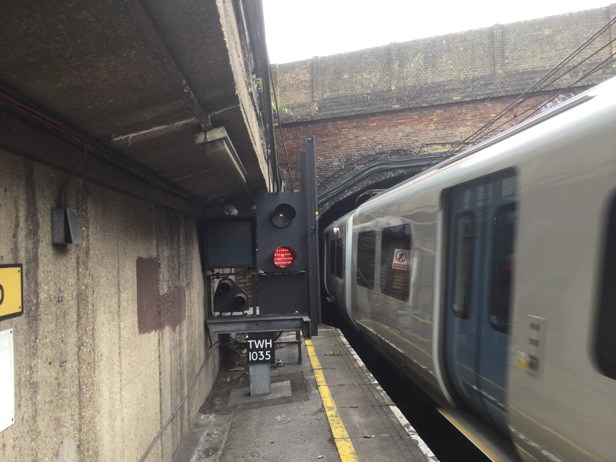 13milepost's tweet photo. Asset Inspection through #Thameslink Core earlier #RightTimeRailway #TrackTeam π§. Note catenary β‘οΈ Height. #PantographInspector #Class700 https://t.co/wgHXNro7kj