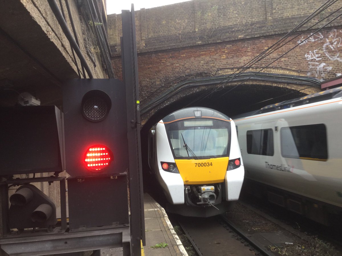 13milepost's tweet photo. Asset Inspection through #Thameslink Core earlier #RightTimeRailway #TrackTeam π§. Note catenary β‘οΈ Height. #PantographInspector #Class700 https://t.co/wgHXNro7kj
