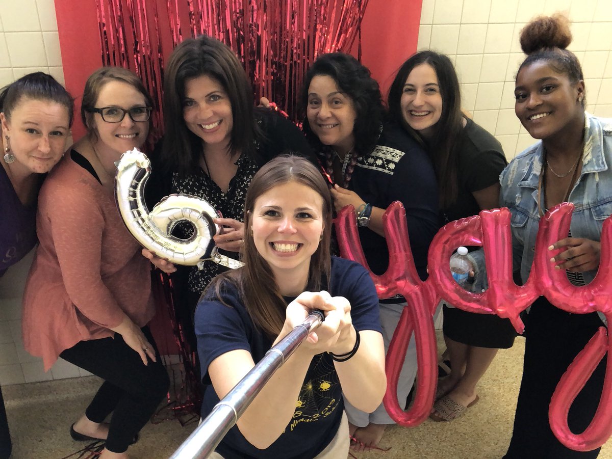 MsDownsSCSD's tweet image. Year 8!!!! #SCSDfirstday #middleschoolmoments #teamwork