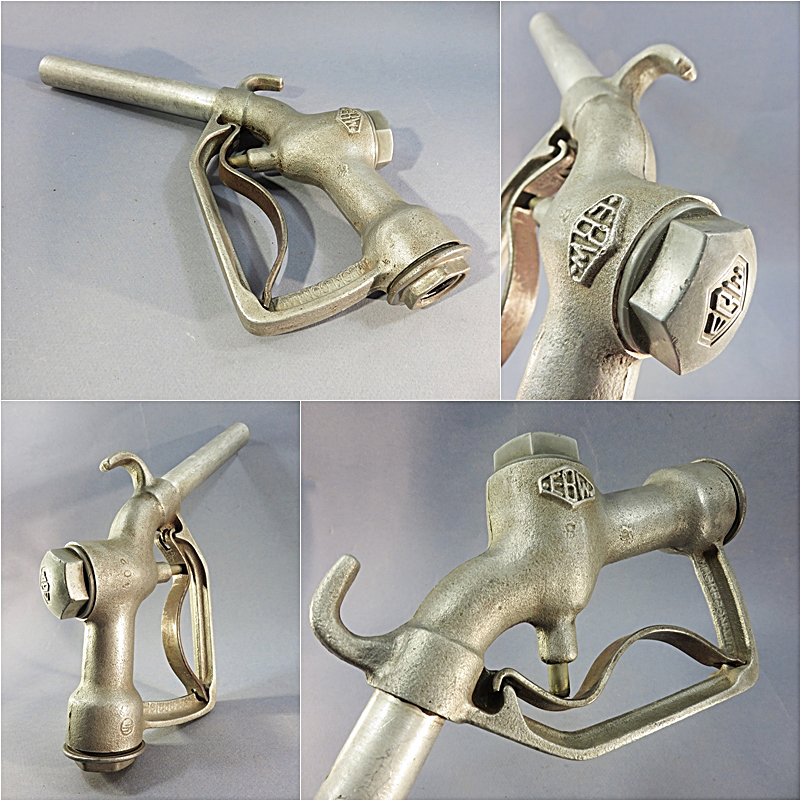 brokagogo's tweet photo. Ancien PISTOLET A #ESSENCE en aluminium.
Marquages #EBW 402 MUSKEGON.MIC ENNERPRISE.
En vente sur https://t.co/ubGm0rqAM6
#enchère #vintage #Petrol #collections #collectible #auction #collectors #garage https://t.co/wnaUiyT5VV