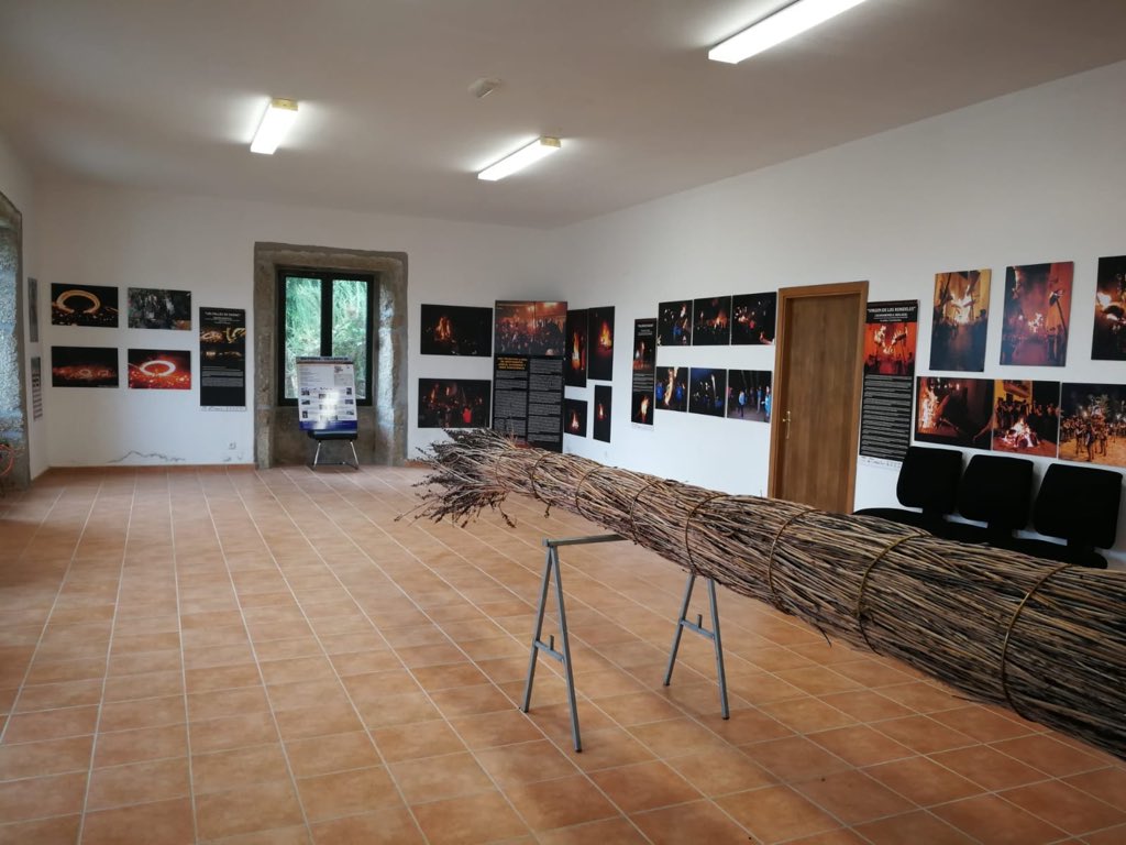 El nombre de Los Rondeles sigue dándose a conocer en cualquier punto de nuestra geografía.
En Taboada, Lugo), celebran su fiesta: "Quema das fachas".
Y en la exposición de las fiestas del fuego de España está La Fiesta de la Virgen de Los Rondeles, en ¡¡¡CASARABONELA!!!