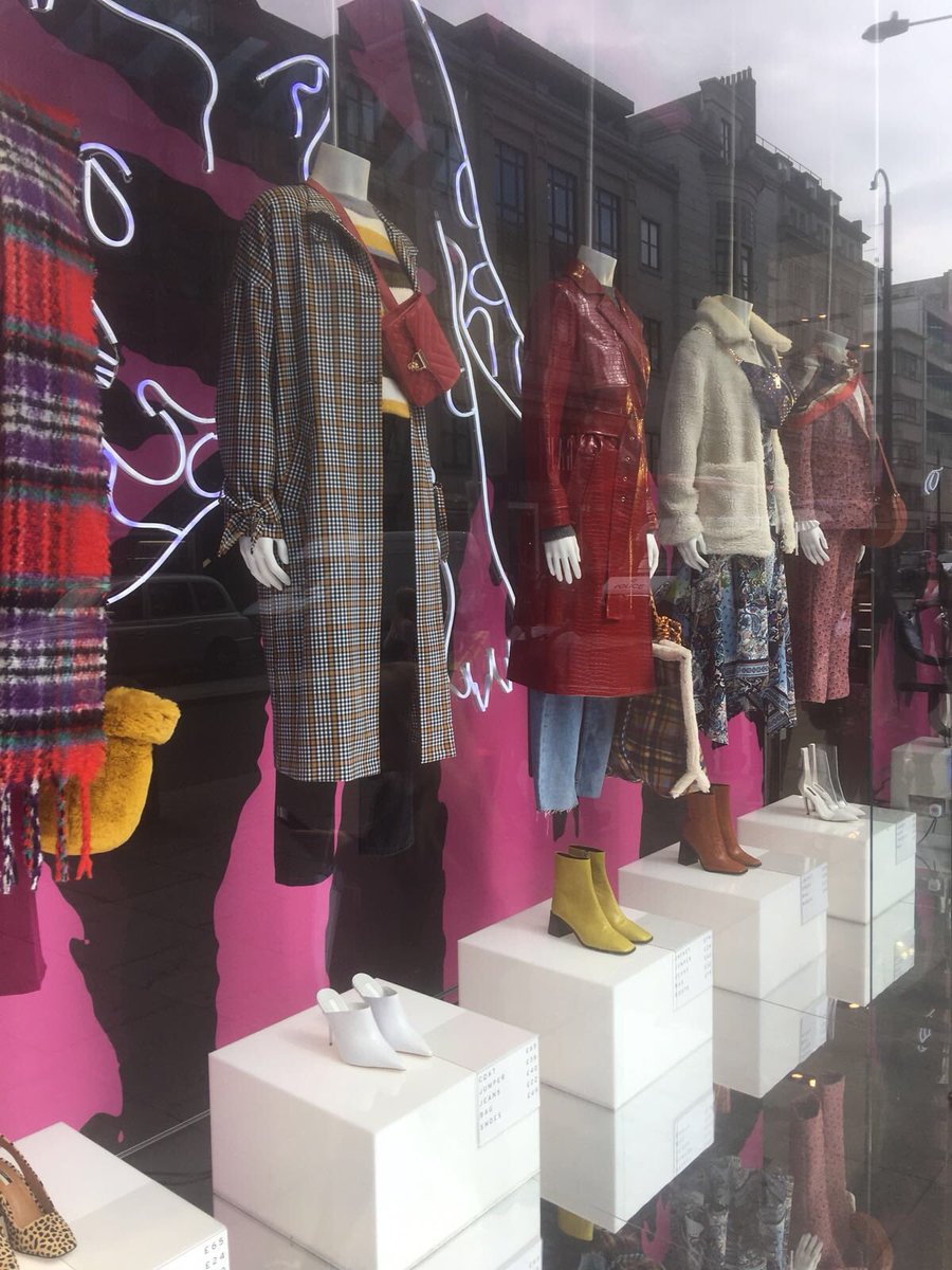 Yurtdisina uretim yapmanin sartlarindan biri calisacaginiz pazari tanimak,urun cesitlerini incelemek, diger tedarikci ulkeleri bilmek ve urun kalitelerini incelemek, bu konu ile ilgili en guzel acik alan markalarin magazalari. #trendinlondon #moda #turkiye #tekstil #ihracat