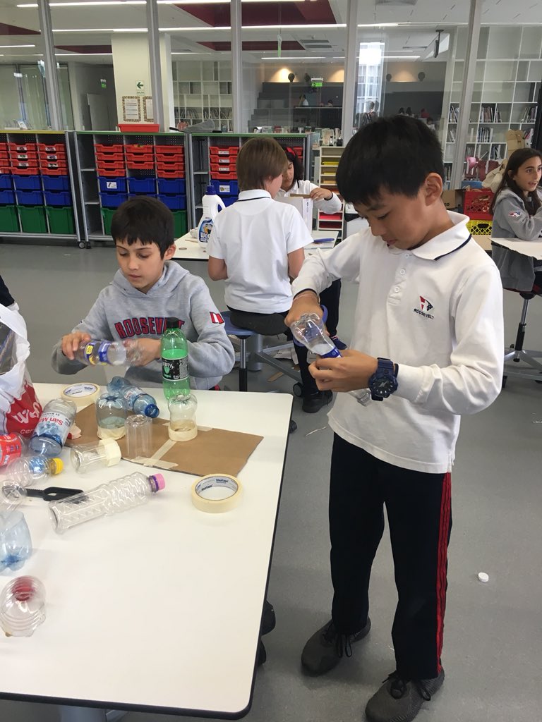 RitaValencia1's tweet photo. Absolutely loving the #MakerSpace! It just sets a different mood and allows our creative minds to work without restraint. #FDRocks! https://t.co/RjK6t64MS3