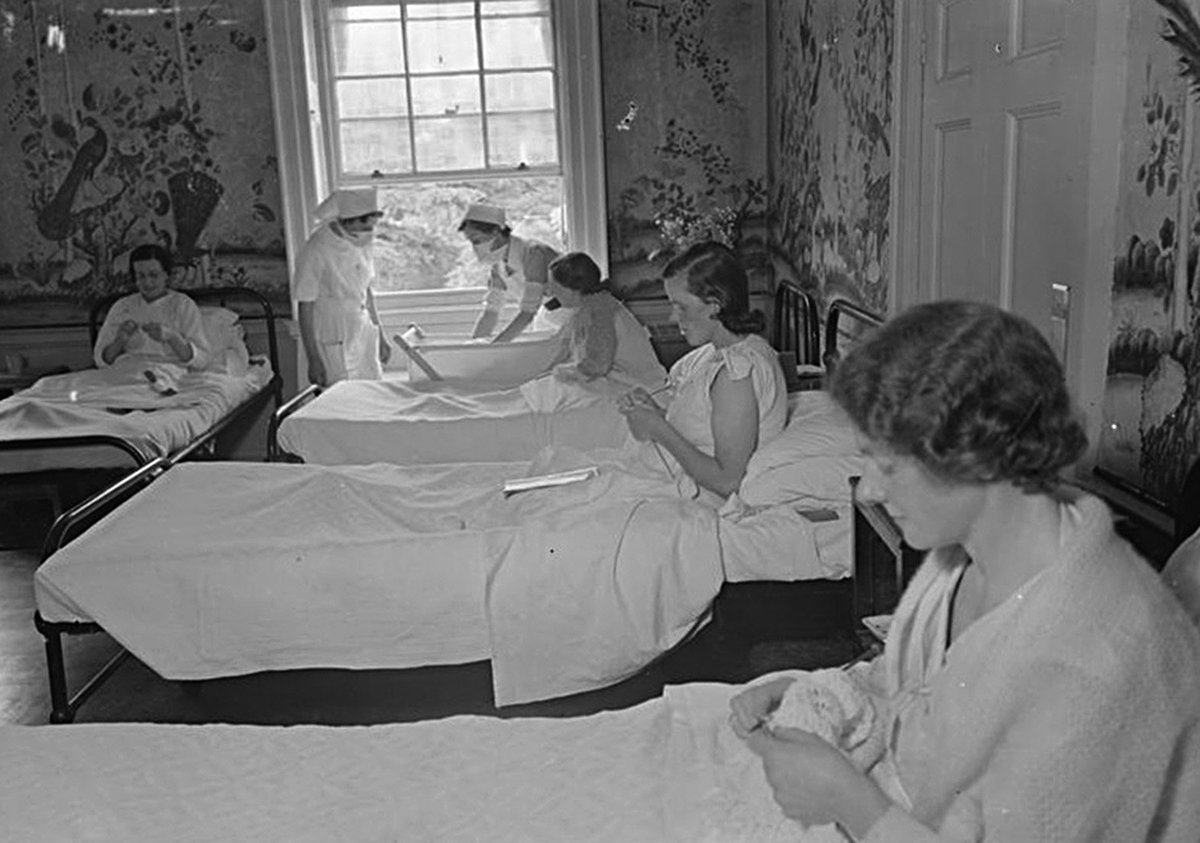 JanieOxford's tweet photo. https://t.co/mnCdCStMWO My @HistoryGirlsAye blog this month about unusual uses of big houses in #WorldWorldTwo by @juliesummersUK https://t.co/nfj6ka7U4m
