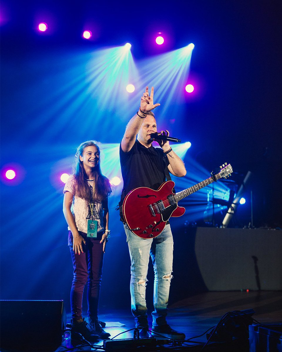 gosummerlights's tweet photo. #TBT to our show in Chicago, IL! We had such a great time. Who got the chance to come to that show? https://t.co/SxP2JPaexD