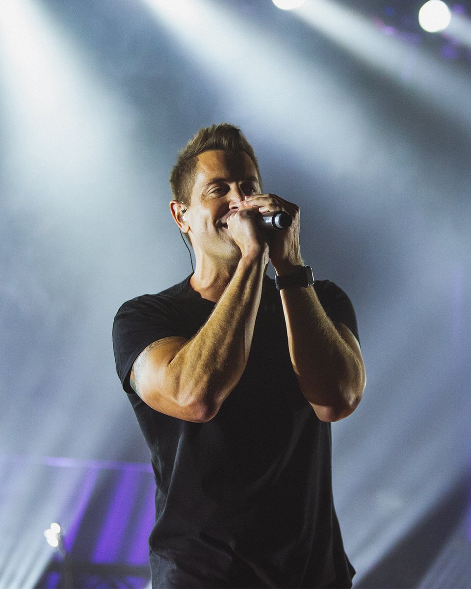 gosummerlights's tweet photo. #TBT to our show in Chicago, IL! We had such a great time. Who got the chance to come to that show? https://t.co/SxP2JPaexD