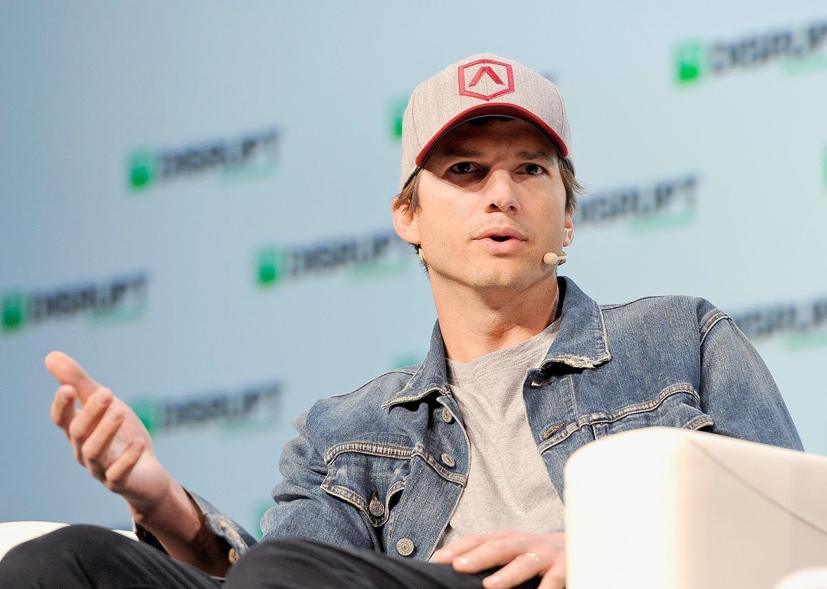PeterBordes's tweet image. Ashton Kutcher dishes on what it takes to make it in Silicon Valley buff.ly/2MUzHg4 #TCDisrupt #DisruptSF