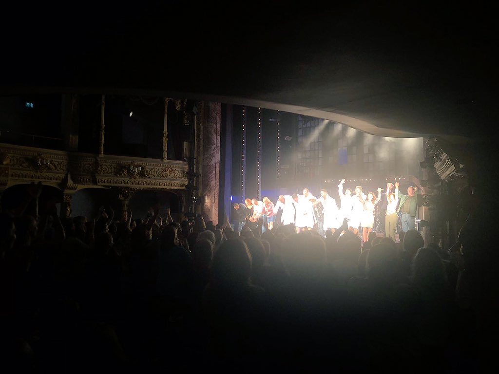 A FULL HOUSE. A STANDING OVATION. A SMASH-HIT. 

It's gonna be a BIG year 😈🍆😈🍆
#TheFullMonty