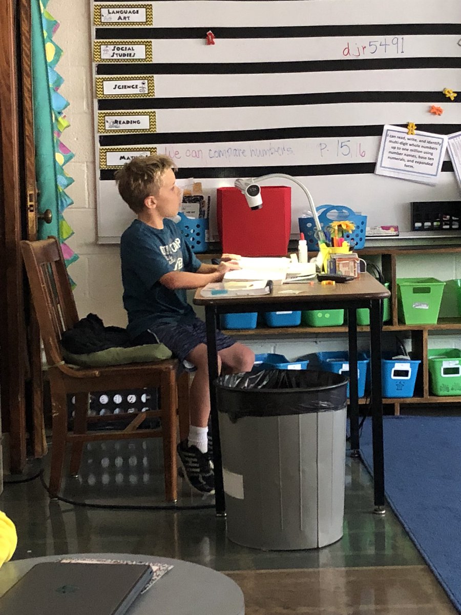 beej123456's tweet photo. When you let students be the teacher, this is what you get!#kids in charge https://t.co/5Z0OlrZSgg