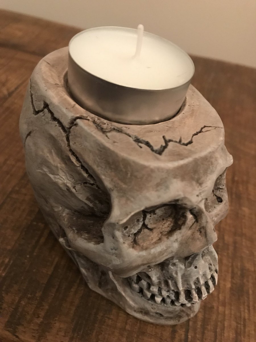 restoredwithlov's tweet photo. NEW to my #etsyshop stunning Skull candle holder #Skull #SkullCandleHolder #FREESHIPPING #Sugarskulls #SkullSculpture #Mixedmedia #Gothicskull #Hendoideas #Plasterskull #SkullDecor #candleholder #skulls #homedecor #paintyourown #Christmascountdown #xmas https://t.co/POzJsx0tpE https://t.co/0uftTaesXg