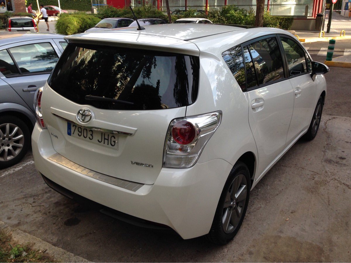iamliax_'s tweet photo. Ésta tarde le han robado el coche a mi padre en Getafe.
Aunque lo hagáis pocos, agradecería difusión por si alguien lo ve. https://t.co/fq4PVn57Hl