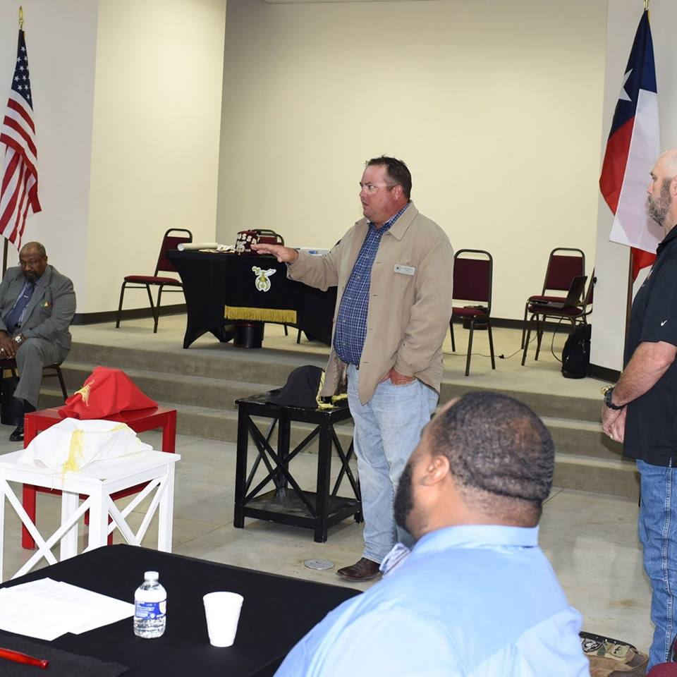 MayorStoshBoyle's tweet photo. Don't forget, Cibolo Town Hall meeting tonight at 6:30pm at the   Dobie Jr High Cafeteria.  We will be covering several items to   include, road const., annexation, development and quality of life   issues.  Please come out and speak with Council and Staff. #activeincibolo https://t.co/UV7Rn0uouz