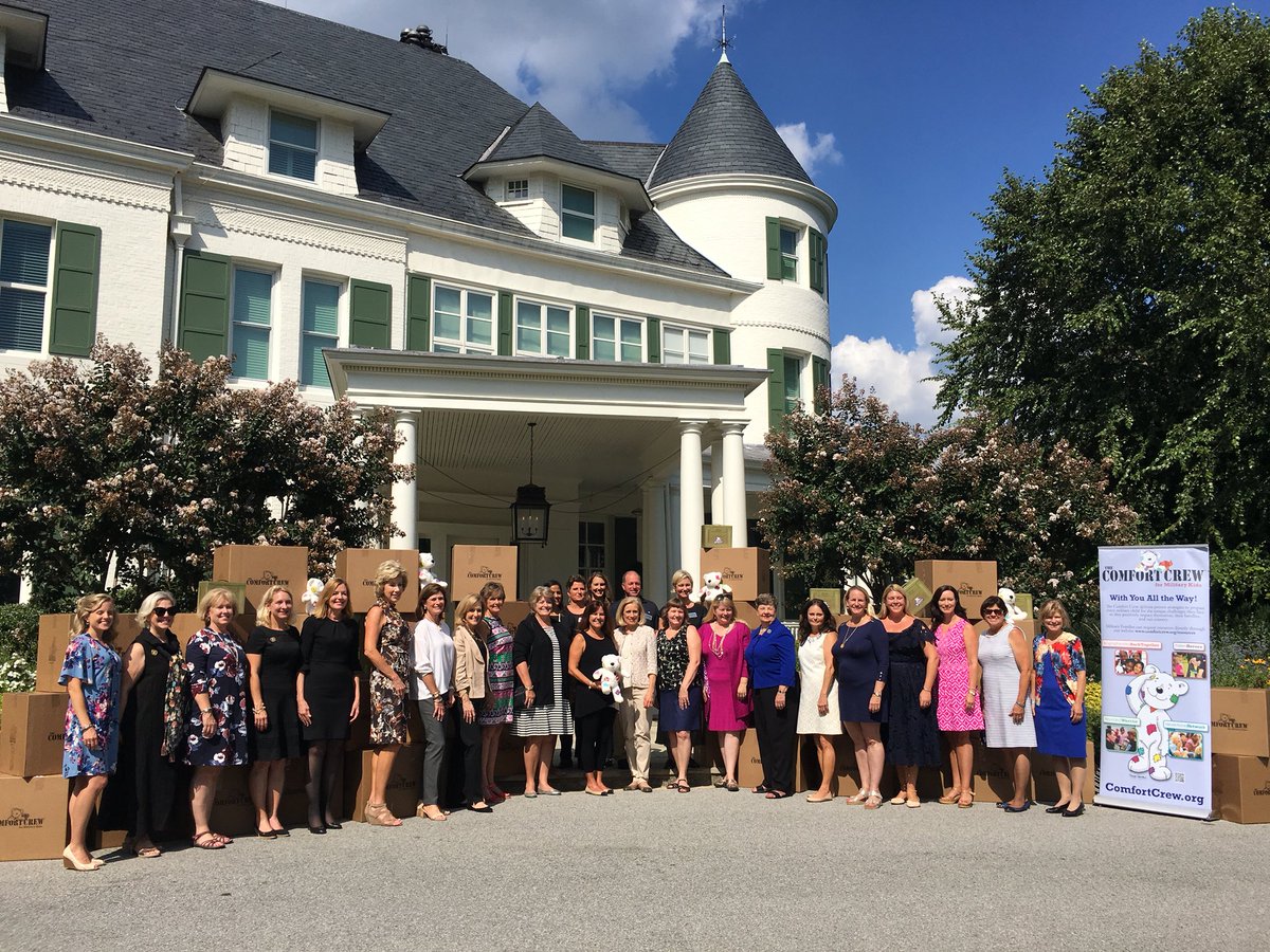 Founded1908's tweet photo. Thank you @SecondLady for hosting #TheCongressionalClub today. It was a treat to spend the afternoon together and build 500 kits with @TheComfortCrew team https://t.co/jORrs55LDu