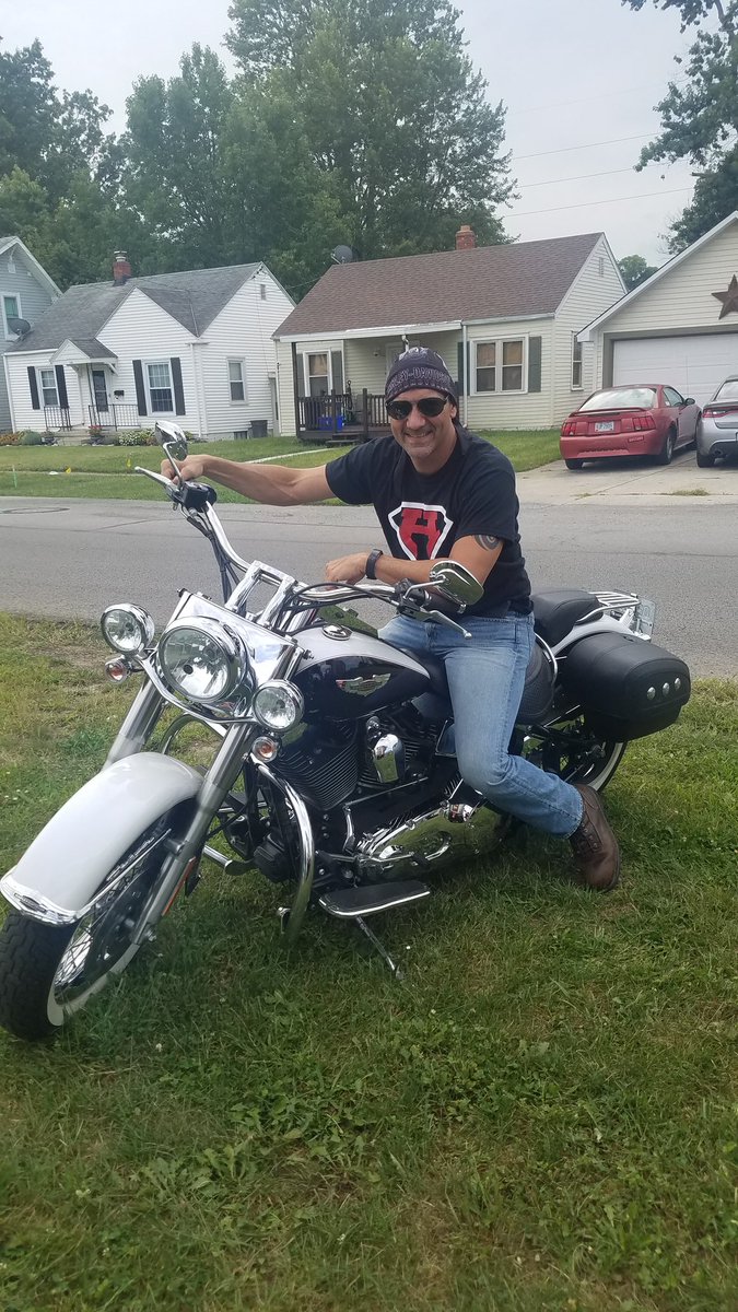 vtrosu's tweet photo. Do you recognize this "super" Harley guy in the Popcorn Parade?  @Ron_IarussiEdD @MCSPresidents  #WeRPrexies https://t.co/qwb1HJIwNC
