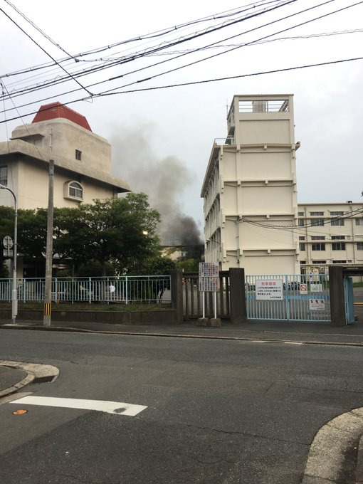 爆発 九州大学箱崎キャンパスで爆発音を伴う火災 九大箱崎キャンパスのガラス飛び散り黒煙あがる火事 まとめダネ