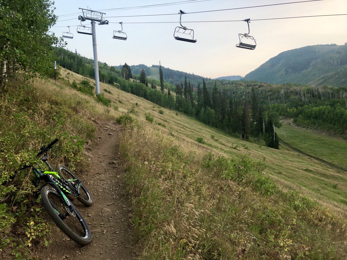 majg81's tweet photo. Recreational tourism and the degradation of nature?
—“The Many Lives of the New West” @jetayloriii #AmWest18 University of Utah, History of the American West Graduate Reading Colloquium https://t.co/RamLf7tYIR
