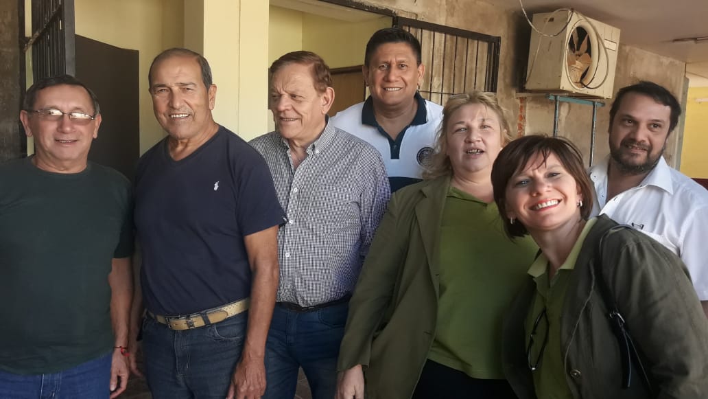 EscurdiaViviana's tweet photo. Ya lo dijo Arturo Jauretche "Las multitudes no odian, odian las minorías. Porque conquistar derechos provoca alegría, mientras que perder privilegios provoca rencor" Somos docentes somos @ADOMIS_Misiones, orgullosamente somos una multitud!! Hay equipo y el mejor @mariluleverberg https://t.co/kYWfreHXew