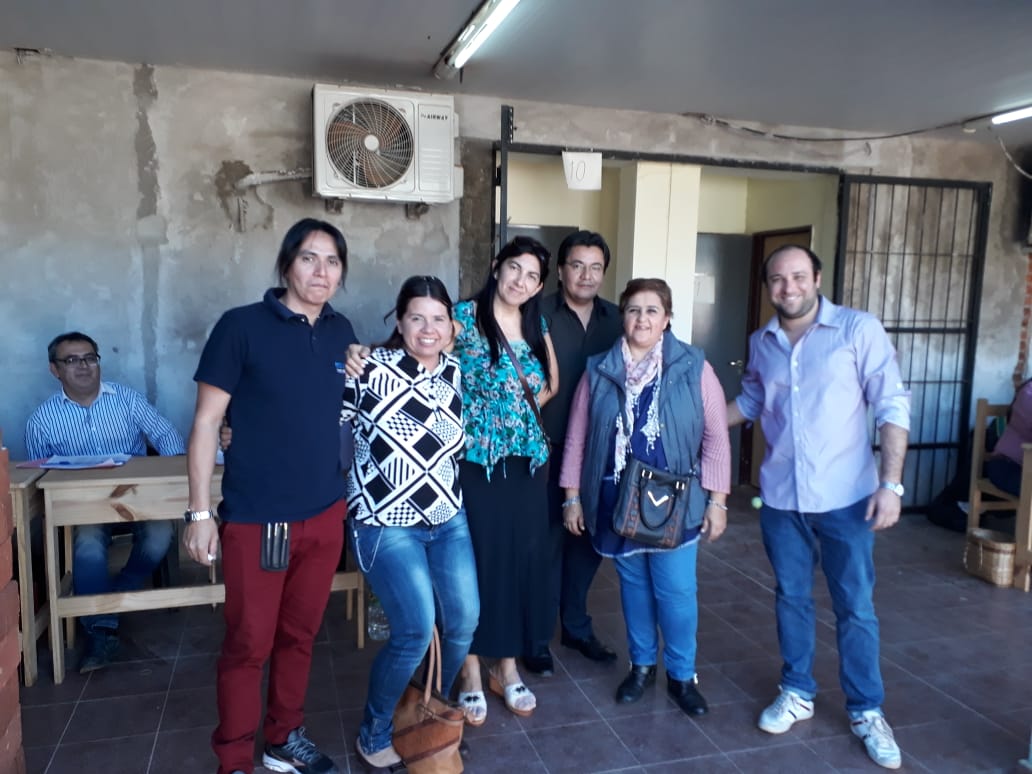 EscurdiaViviana's tweet photo. Ya lo dijo Arturo Jauretche "Las multitudes no odian, odian las minorías. Porque conquistar derechos provoca alegría, mientras que perder privilegios provoca rencor" Somos docentes somos @ADOMIS_Misiones, orgullosamente somos una multitud!! Hay equipo y el mejor @mariluleverberg https://t.co/kYWfreHXew