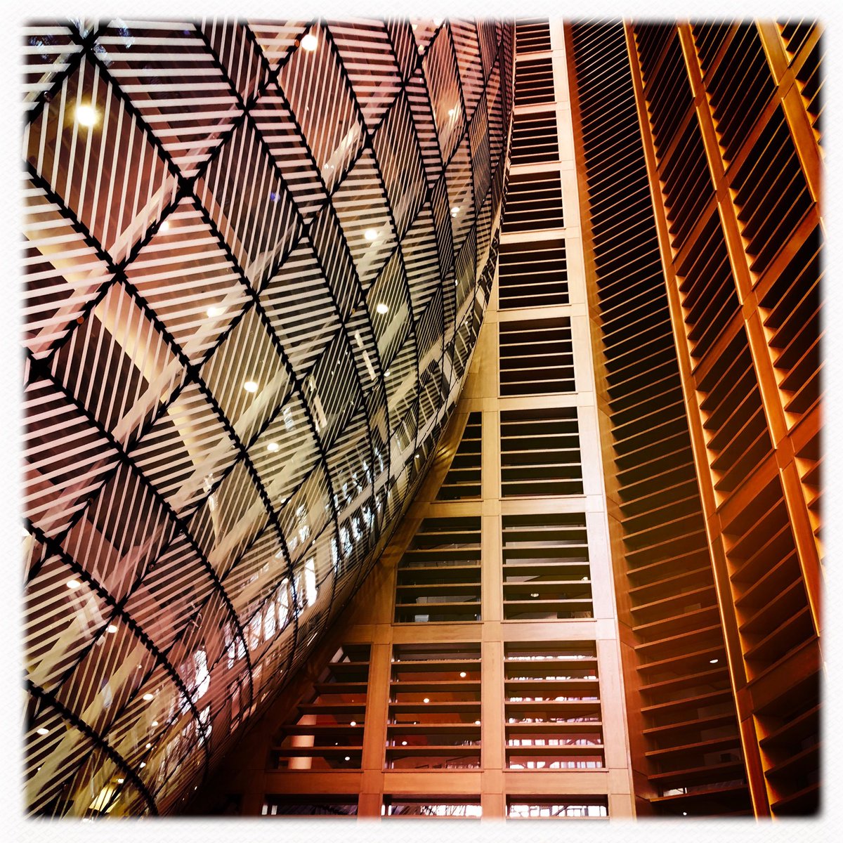bposch's tweet photo. Another day, another meeting! Neither #chandelier or appropriate #lights were found so I opted for the #council. You should see it by night; it might appear as a chandelier or interestingly shaped #refinery #thingsatwork #brussels #council #eu2018at #architecture #eu https://t.co/yH3O5kmFRw