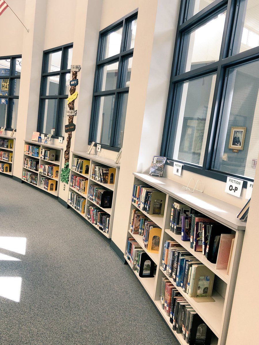 Wessendorff_LIS's tweet photo. Messy shelves and empty book stands! A clear sign that we had a successful day in our  #WMSLibrary. #HappyReadersHappyLibrarian #WMSStampede https://t.co/LXd3fNOwWV