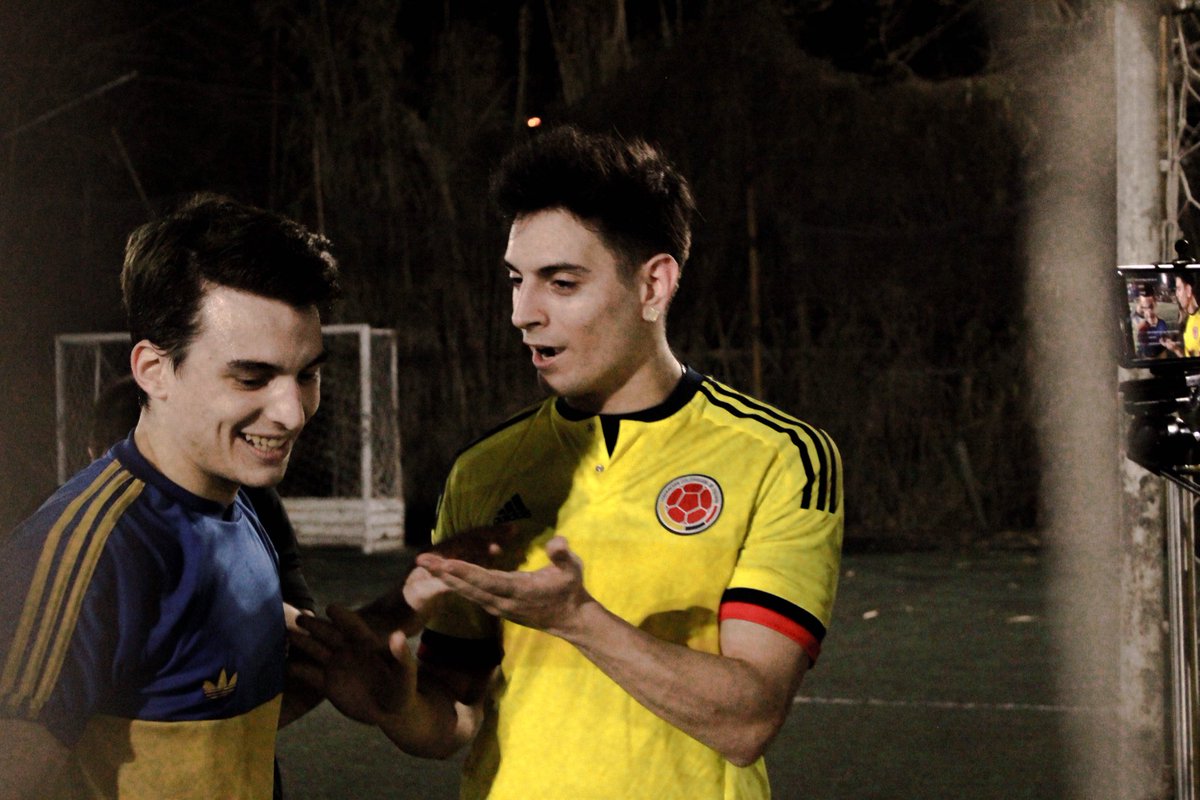 - Ya te gane 2 partidos Banzas soy mejor que vos
- dejate de joder marto, sos horrible