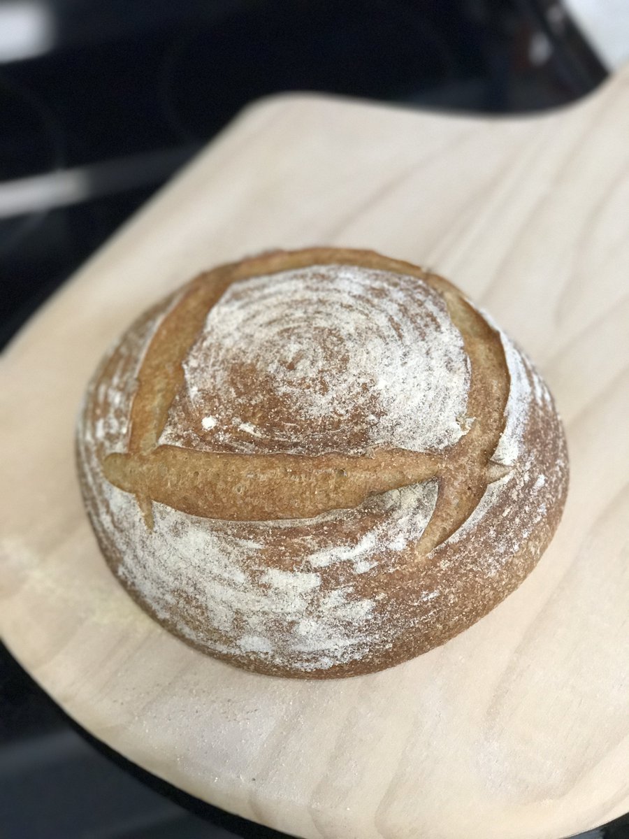 JaimieListens's tweet photo. Feeding a #sourdough starter only takes five minutes a day and can be kept in the fridge when you are not going to #bakebread. https://t.co/QIXdL7Bv2A https://t.co/X9RIOQlqSM