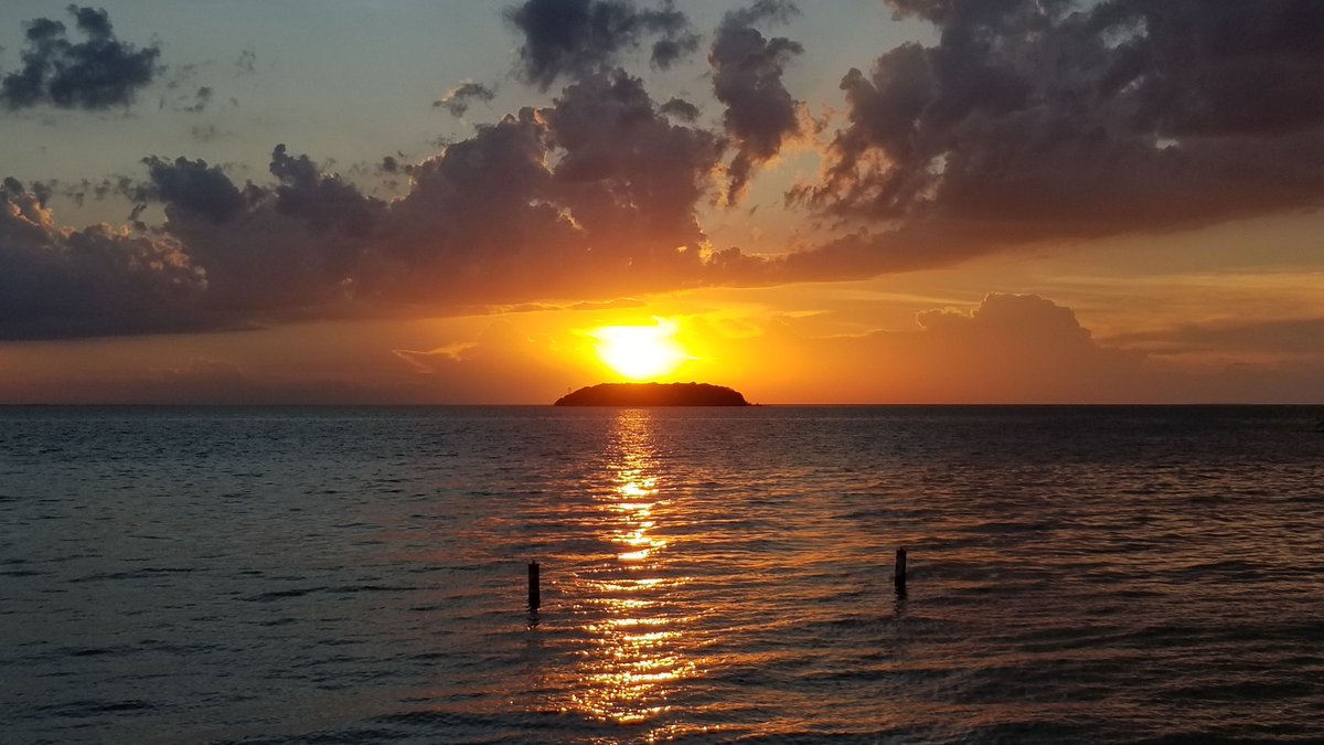 Dang Travelers (@dangtravelers) on Twitter photo "There's a sunrise and a sunset every single day, and they're absolutely free. Don't miss so many of them." #LakeErieLove #MWTravel <a href="/visitputinbay/">Put-in-Bay Chamber</a> <a href="/ShoresIslandsOH/">Shores & Islands Ohio</a> "There's a sunrise and a sunset every single day, and they're absolutely free. Don't miss so many of them." #LakeErieLove #MWTravel <a href="/visitputinbay/">Put-in-Bay Chamber</a> <a href="/ShoresIslandsOH/">Shores & Islands Ohio</a>