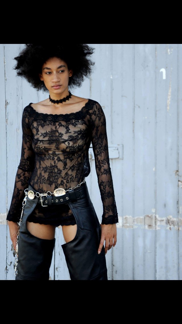 ravensnest_'s tweet photo. Gunning 
#chaps #gunning #wildwildwest #blacklace #black #fashion #model #editorialfashion #clickatl #ravenrichards #blacknecklace #belt #afro https://t.co/8YO1hdHv0G