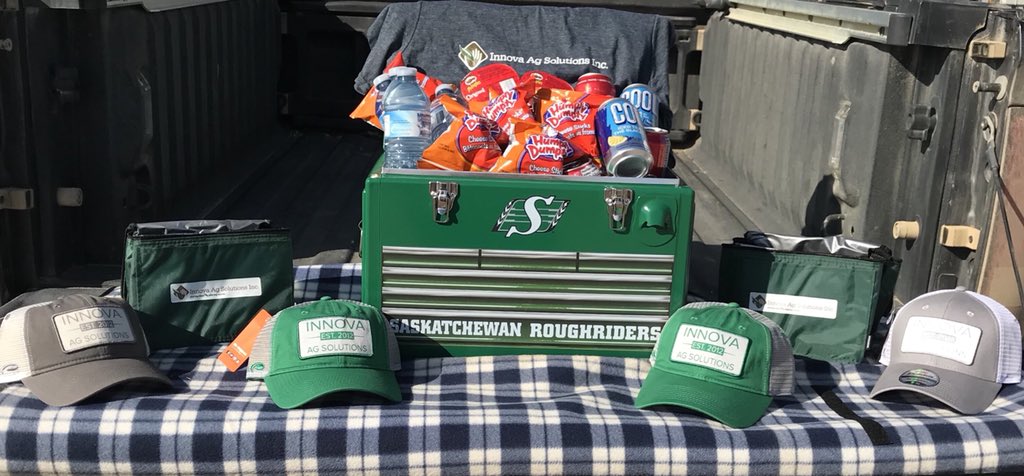 We want to wish everyone a happy #harvest2018  Tweet us your harvest pics in your favourite <a href="/InnovaAg/">Innova Ag Solutions</a> gear for a chance to win a #harvestsurvivalkit including a pizza from the Farmhouse Kitchen