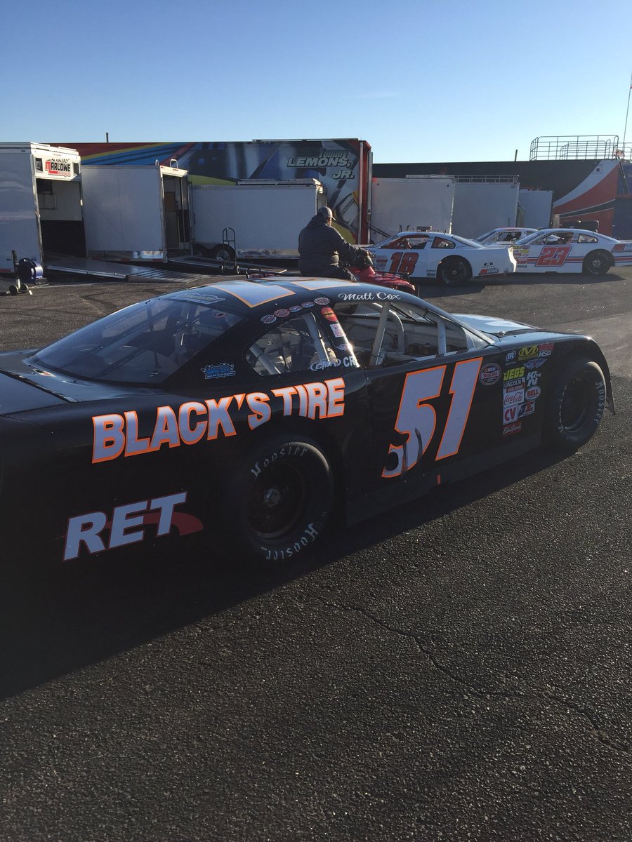 jccurtis99's tweet photo. #75laps this Saturday @MB_Speedway for the #latemodelstock cars with @mattcox51 and @SamYarbrough20. #MER #CMR #RET #CRE #EHE #crunchtime #3racesleft #DRIVEN https://t.co/y4uoutH1ND