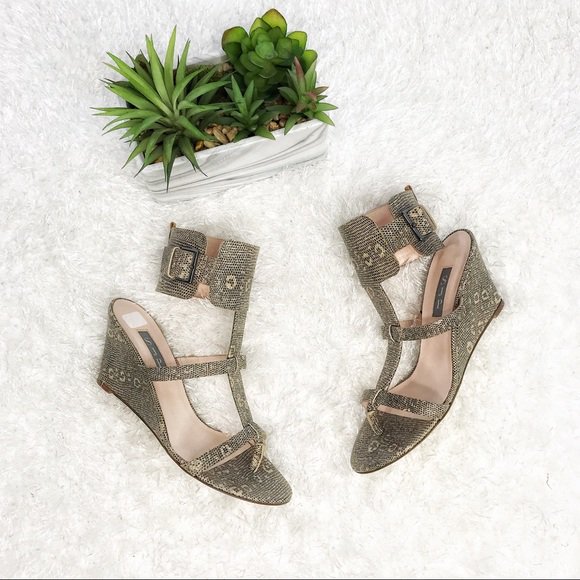 phillygirlluv's tweet photo. So good I had to share! Check out all the items I'm loving on @Poshmarkapp #poshmark #fashion #style #shopmycloset #sjpbysarahjessicaparker: https://t.co/gA3jJnMiPn https://t.co/WWkd6NUlXX