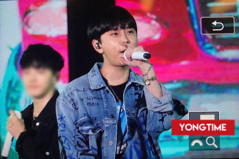 yongtime1219's tweet photo. 180906 #하이라이트 #용준형
아침을 여는 어제 못 올렸었던 플뷰,,, 이게 다 겸둥이 보고 오늘 하루 힘내라는 뜻이죠,,,🤔 https://t.co/jKkmRFjeF8