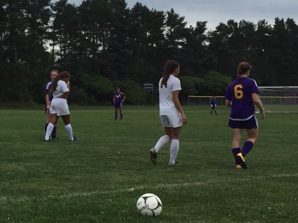JChapmanTV's tweet photo. Final score - Voorheesville beats Albany Academy 5-1 at Voorheesville @MarisaJacquesTV @DMyers1590 #518Soccer @SPECNewsAlbany #RoughGame https://t.co/mvJflzdRCj