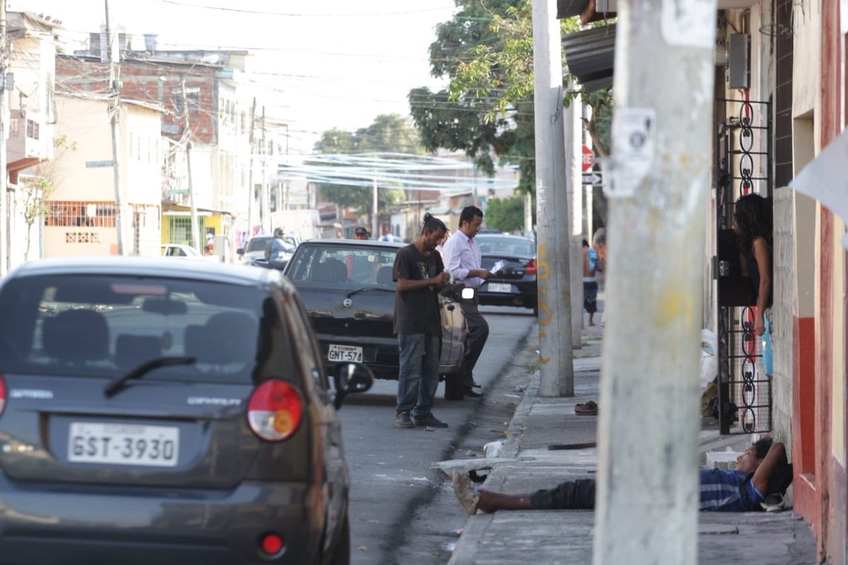 jimmyjairala's tweet image. En la parroquia Letamendi sector Espíritu Santo (Azuay y Guerrero Valenzuela) el drama de la “H” se ha desbordado. Cristo del Consuelo está “tomado” por los hacheros. Urge trabajar no solo en recuperación sino en prevención. @cendemocratico