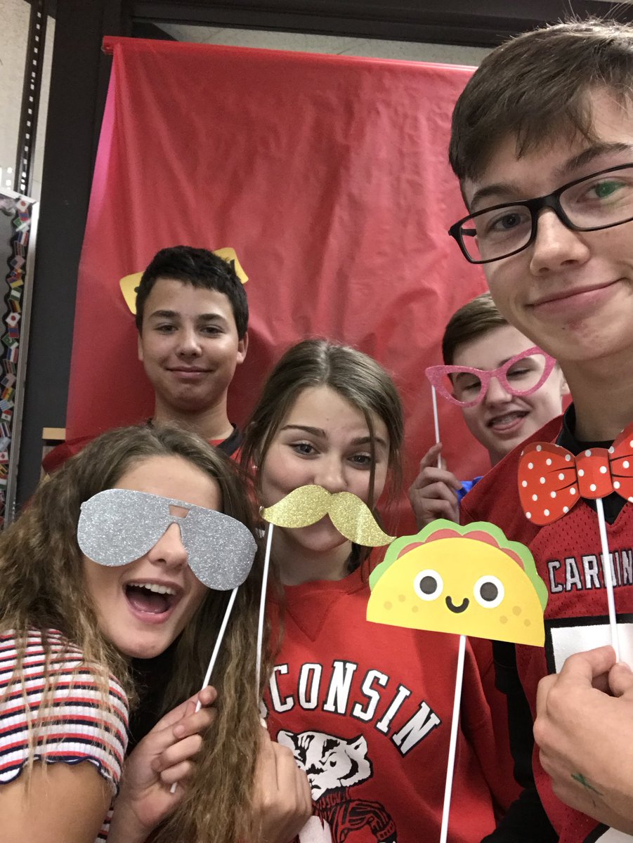 SrtaRathsack's tweet photo. ¡Mis estudiantes están listos para español! #tacofeliz #español #cfwl #MightyCardinals https://t.co/c0woLDwnZQ