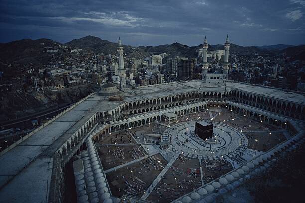 zmanjamel's tweet photo. مشهد يسرق الألباب للحرم المكي الشريف سنة ١٣٩٢هـ ، ١٩٧٢م
#صور_قديمة_لزمن_جميل https://t.co/RO0W3VDqpC