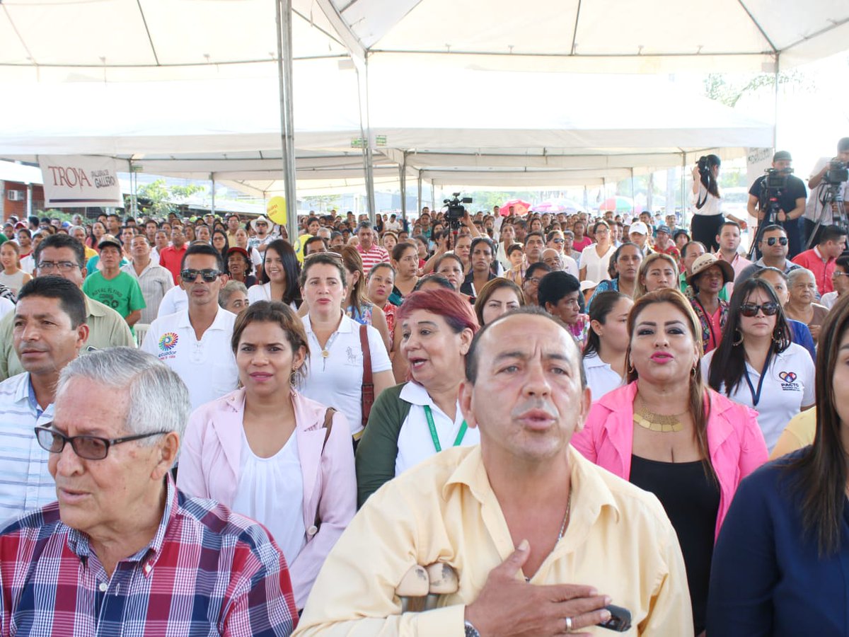 MIT_Ecuador's tweet photo. .@bopalv "El relleno hidráulico de #Babahoyo representa una inversión conjunta de #MTOP, @MBabahoyo y @GADLosrios que bordea los USD 4 millones" #ObrasParaLosRíos https://t.co/1oilhbyIV0