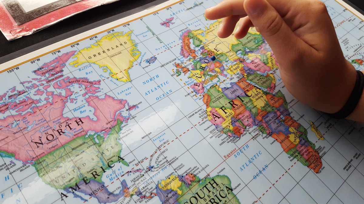 GWEspanol4's tweet photo. Using our Spanish to make connections around the world and placing our first pin in our map! #GSDRoars 🇪🇸🍅 https://t.co/Y0xAEc2b0L
