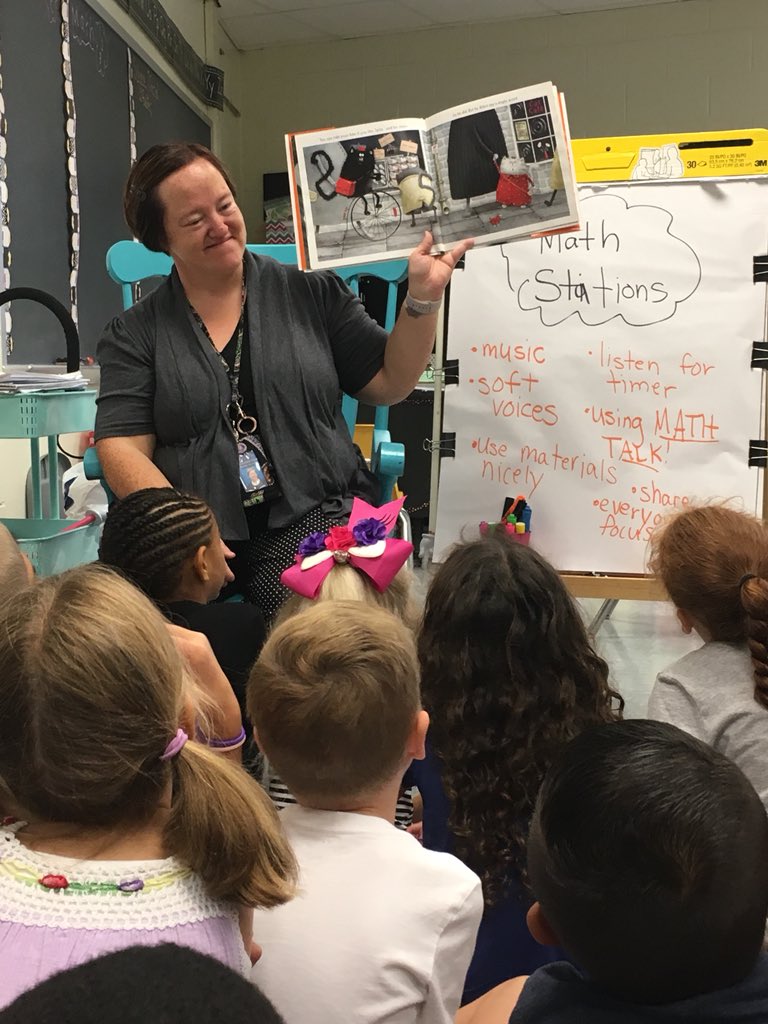 JessicaReaves11's tweet photo. Amazing Salem Stars celebrating National Read a Book Day! #NationalReadABookDay #literacy #oneccps @SCESStars @CCPSLiteracy https://t.co/ZjMyo3Ad1f