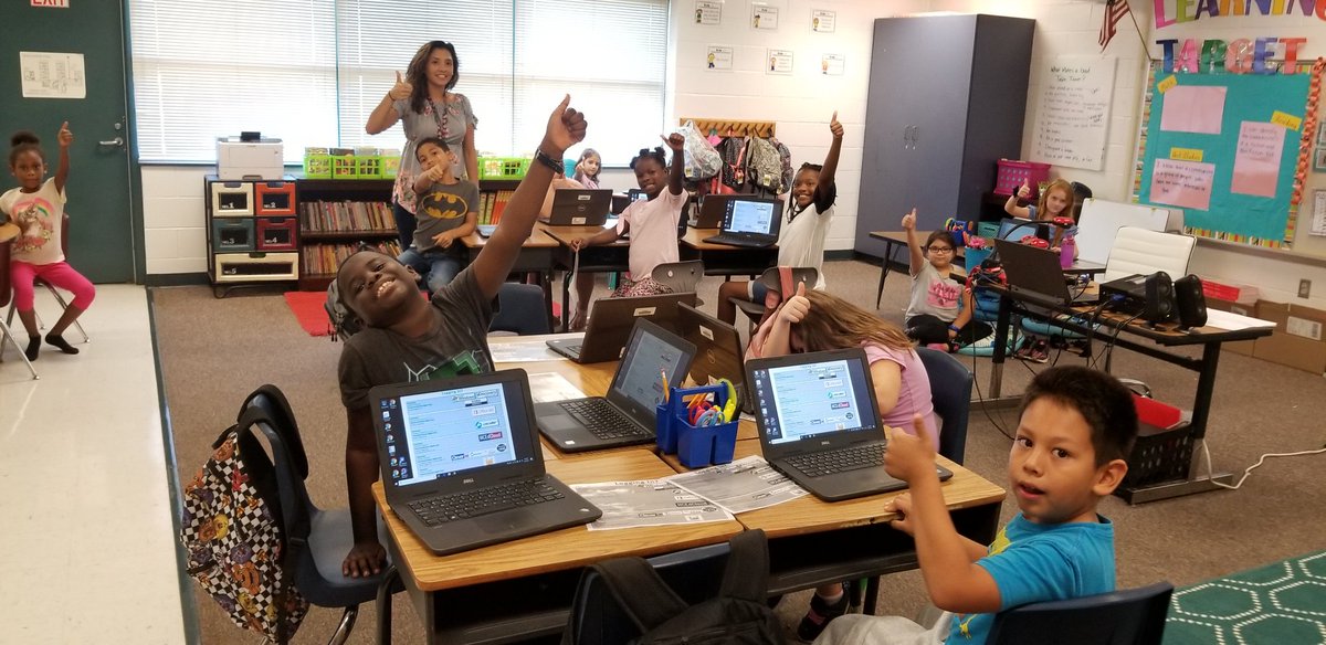 CurleyNancy's tweet photo. Thumbs up Mrs Morcarski for #Teams and #onenote. These 3rd graders where champions today learning about their classTeam today.#onslowdlt #hcesgators https://t.co/tEdUA1TnY3