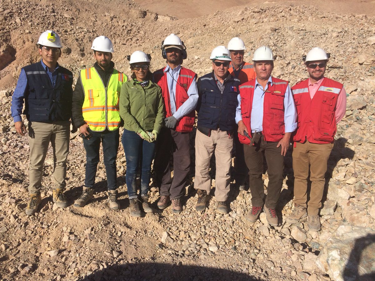 SeremimineriaA's tweet photo. HOY: Seremi de Minería Humberto Burgos, visitó mina Tornasol, ubicada al Noreste de Calama, oportunidad donde pudo conocer las principales características de esta faena que se encuentra en etapa de construcción y la hacen destacable. https://t.co/Einypat2zq