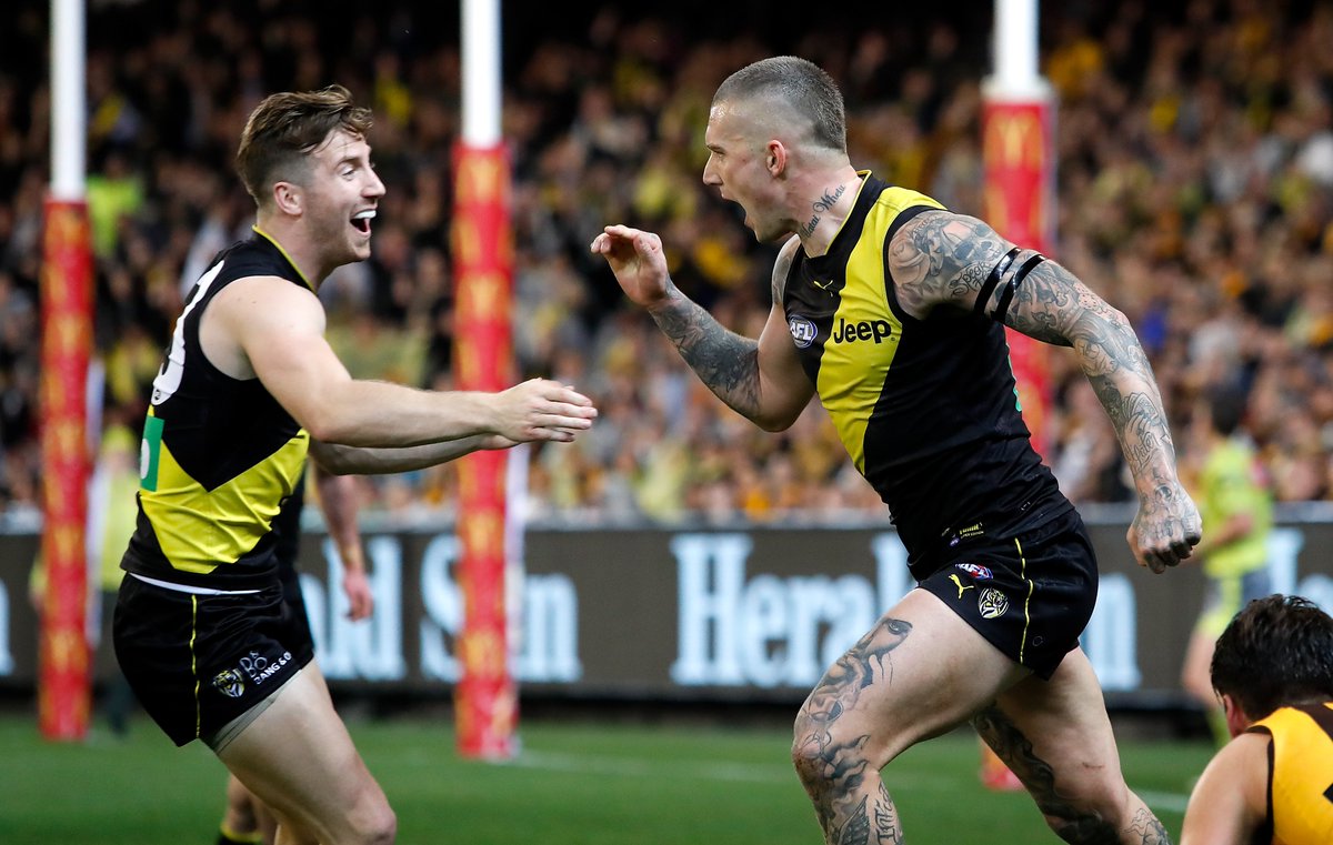 Richmond_FC's tweet photo. Happy Friday, Tiger Army 😁 #AFLFinals #gotiges https://t.co/8na2ah9WQy
