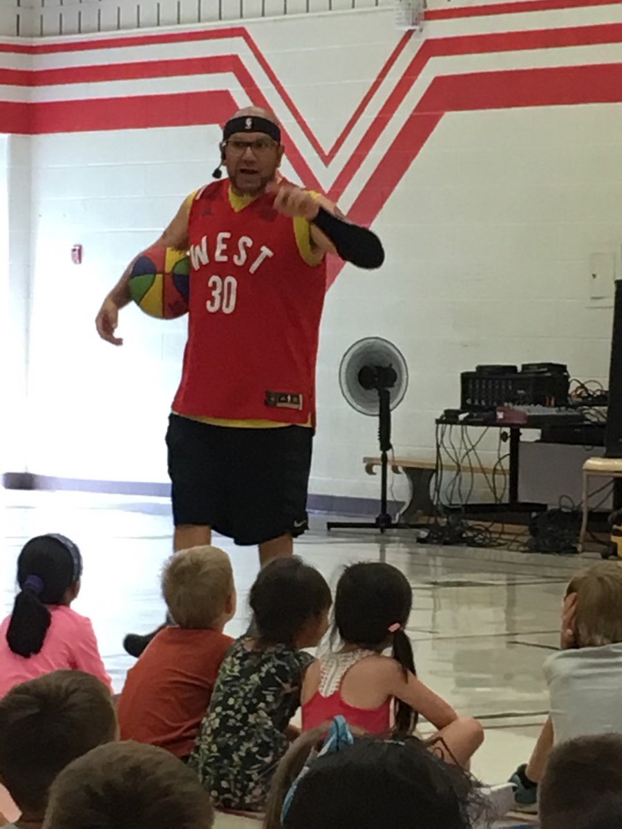crewrdsb's tweet photo. What a day we have had @crewrdsb.  Thank you to the very talented and inspirational #QMACK and his beat boxing guru @ScottJacksonBB! Great messages to start our year.  Dancing backpacks left the school at the end of day. TY Mrs. Bowe. #nevergiveup @wrdsb https://t.co/ZgaiwLAFHZ