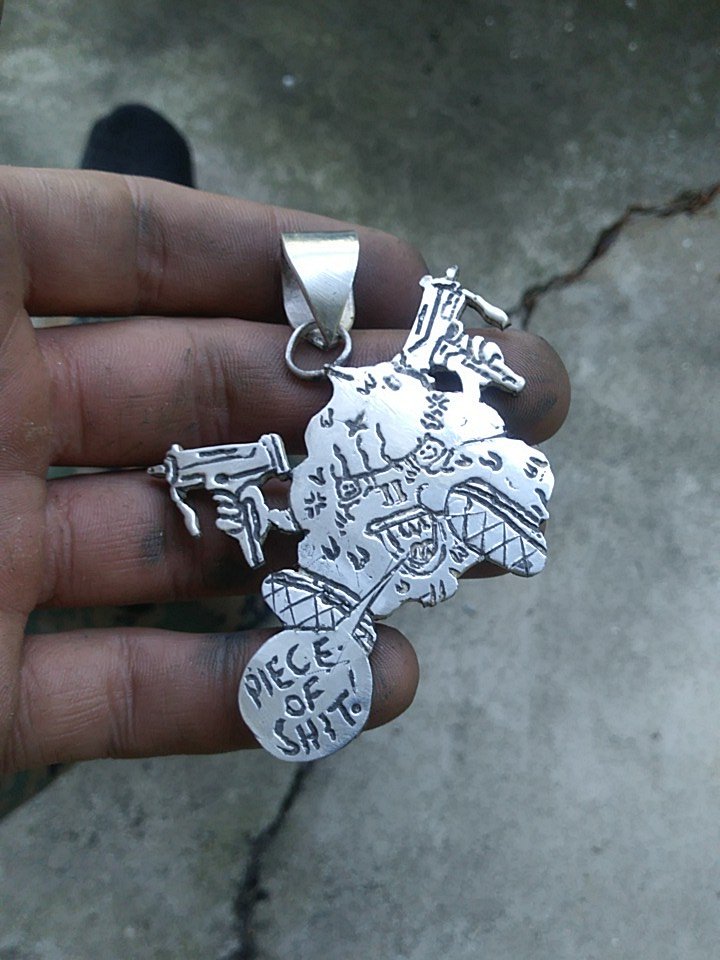 WickedNinja317's tweet photo. Taking my pictures to the @ouijv show in Columbus OH to be signed. Haveing pope Ouigus looking over me in my workshop sporting my shine will be motivation to keep pushing out that wicked sweet shine. 100% karma up in my jewelry lab. Whoop whoop fam #guttergods #handmadejewelry https://t.co/BFF93c2KJr