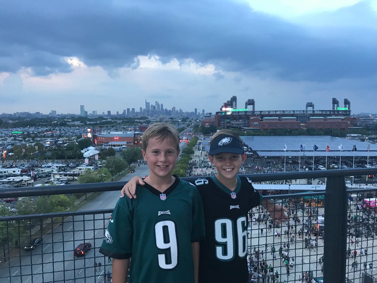 tkulesa's tweet photo. #flyeaglesfly https://t.co/g4FZo0U0SG