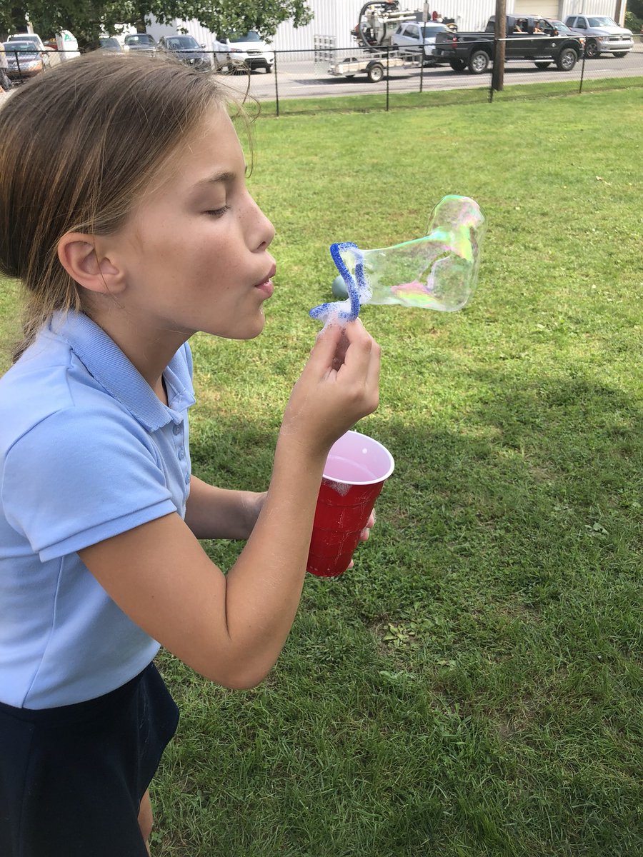 abigail5houston's tweet photo. A few pictures from our indestructible bubble making session. #activityperiod #stem #bubblecontest https://t.co/PzFPz7c8sw