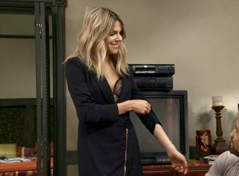 Kaitlin Olson Nude Photo, Sexy Scene