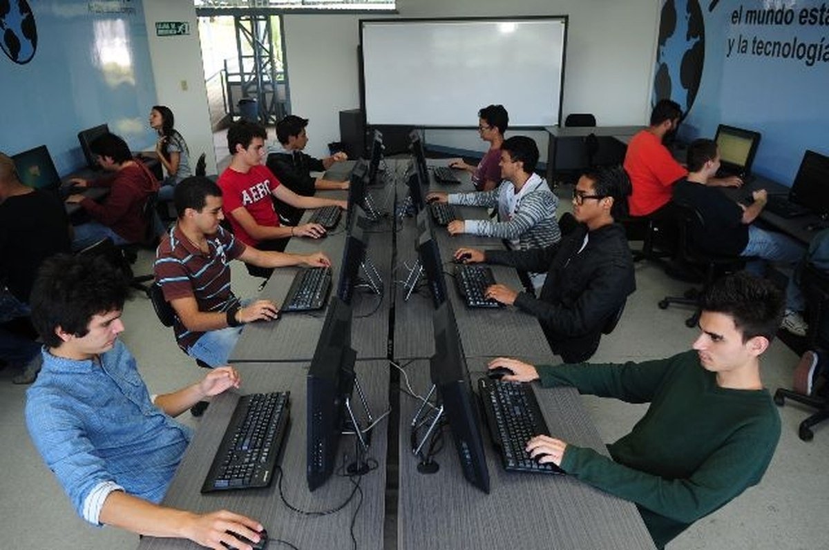 nacion's tweet image. Aprenda a crear aplicaciones para teléfonos inteligentes dlvr.it/QjMyZq