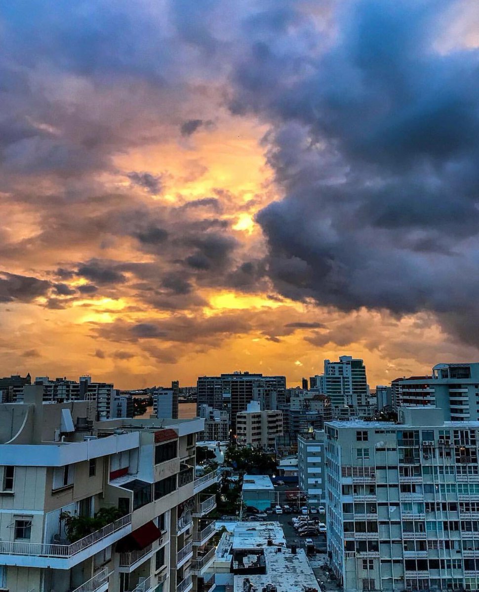 condadopalm's tweet photo. Atardecer desde nuestro Salón Vistamar… ¿Acaso no podría ser más hermoso? Conoce más sobre nuestros espacios para reuniones y eventos en: https://t.co/TqTa0kYlKH  
📷 amazing787 https://t.co/ZcBQJ3GVPo
