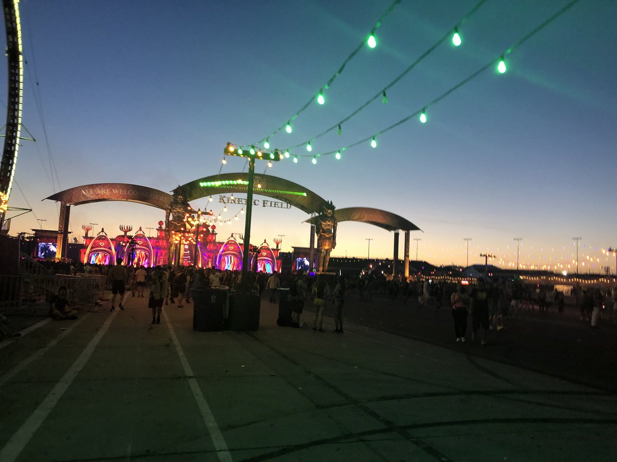 Nothing beats this moment when the sun is coming up and you’re under the neon lights 😍😍 @EDC_LasVegas #edc #missingthis